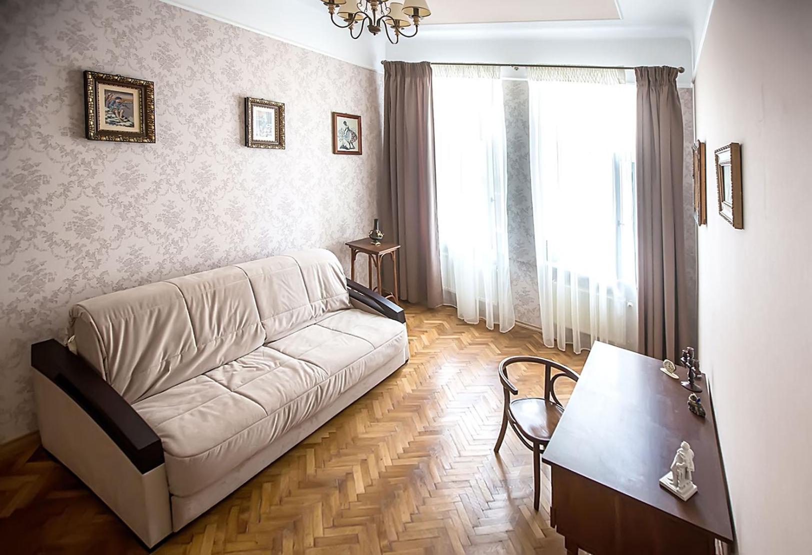 Gorgeous Apartments In Historical Center Of Lvov Luaran gambar
