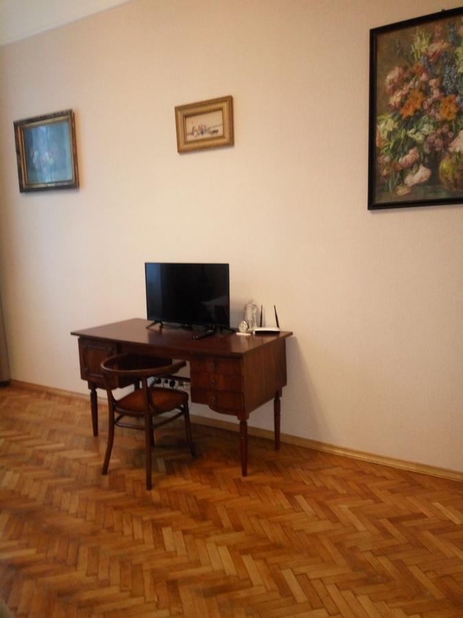 Gorgeous Apartments In Historical Center Of Lvov Luaran gambar